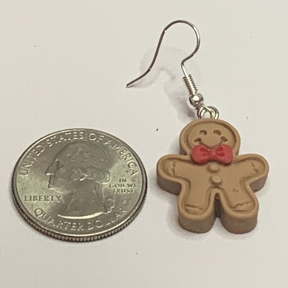 Gingerbread Man Earring, Christmas Earring, Gift Idea, Holiday Earring - Picture 3 of 4